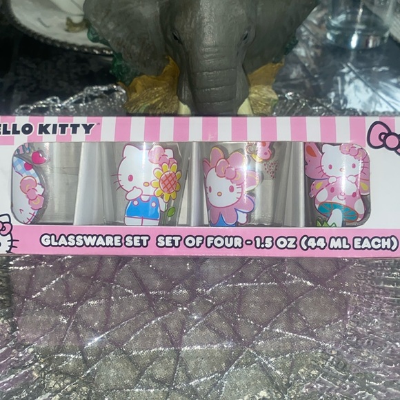 Hello Kitty Other - HELLO KITTY glassware set!